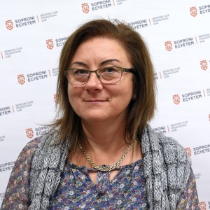  Tóth Zsuzsanna
